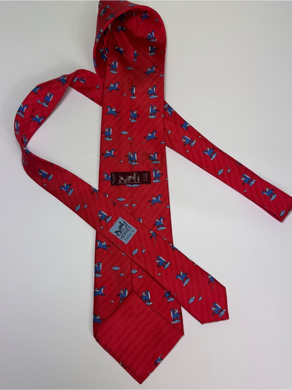HERMÈS Paris silk tie funny Pegasus pattern 5243 SA. - Picture 5 of 6